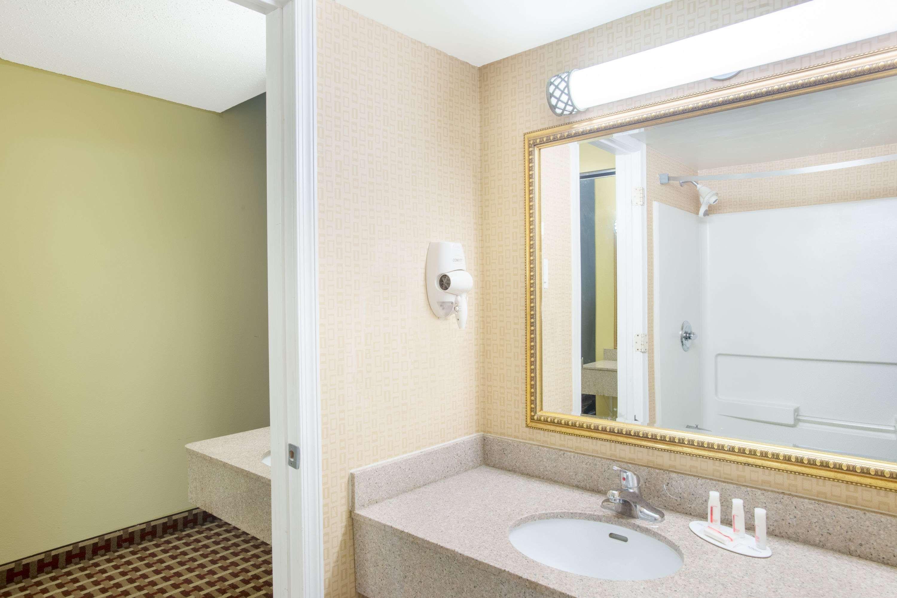 Ramada By Wyndham Bethlehem Hotel Allentown