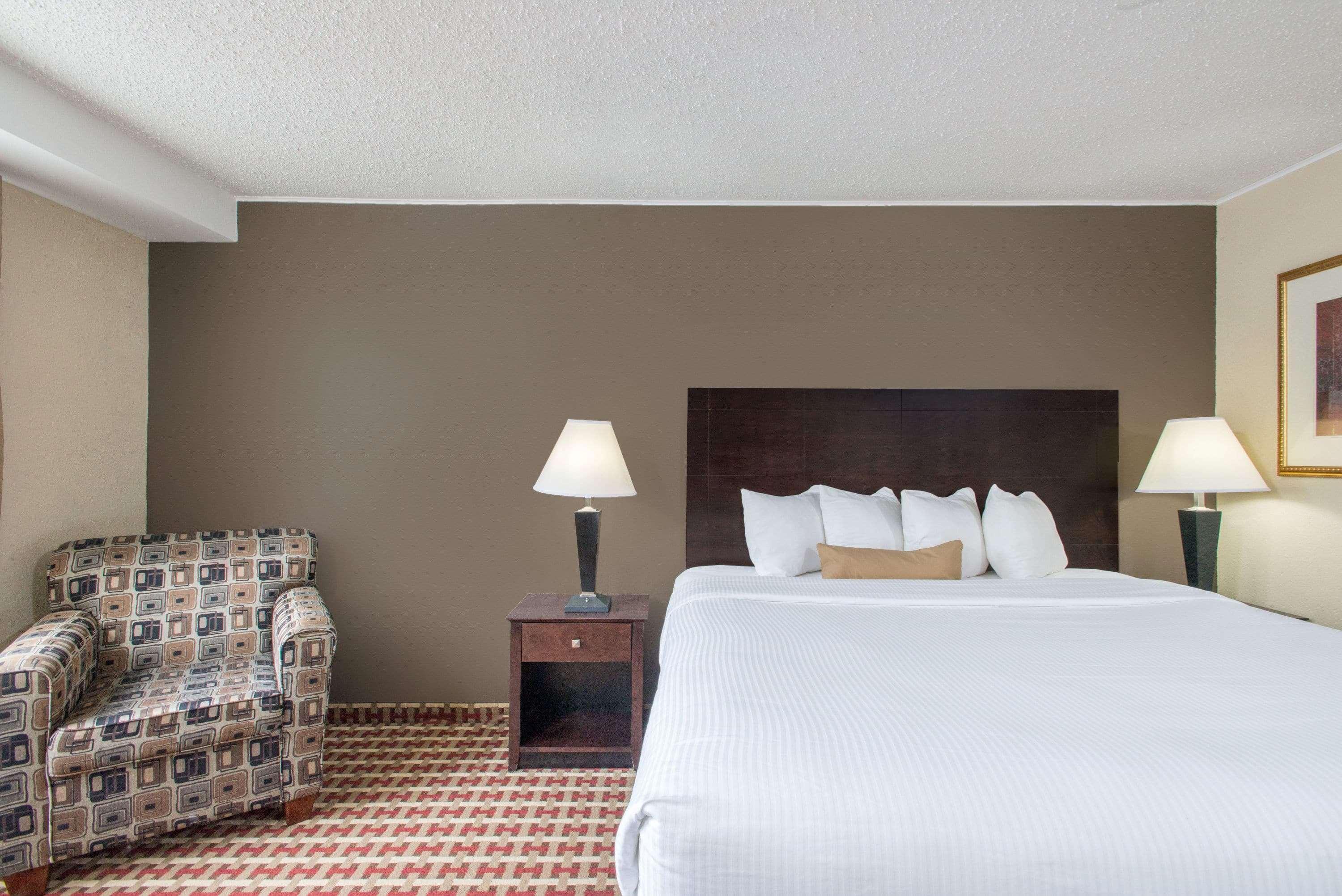 Ramada By Wyndham Bethlehem Hotel 3*