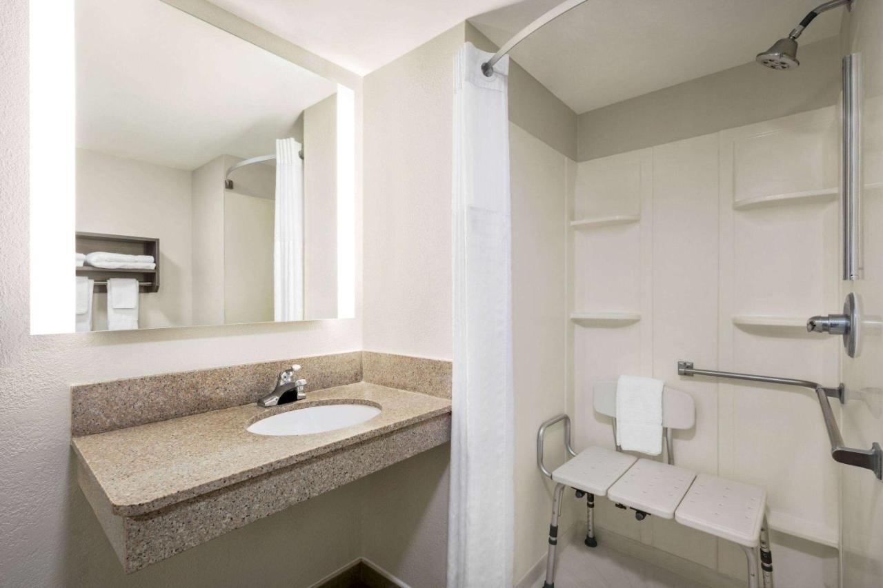 Ramada By Wyndham Bethlehem Allentown
