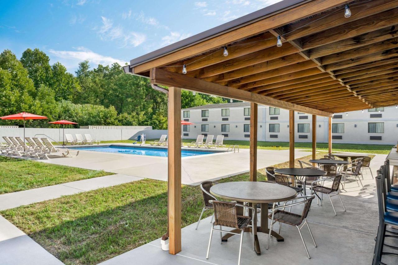 Ramada By Wyndham Bethlehem Hotel 3*