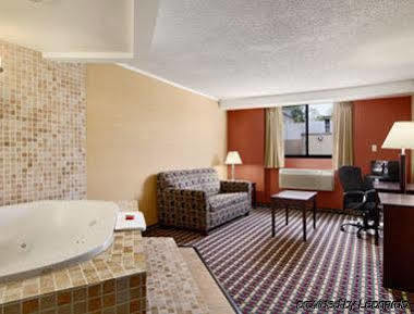 Ramada By Wyndham Bethlehem Hotel