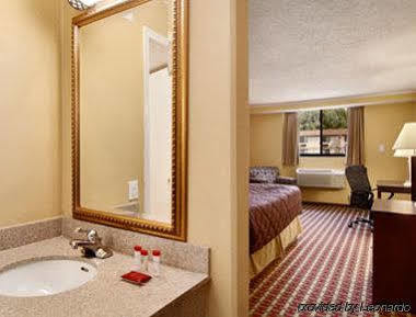 Ramada By Wyndham Bethlehem 3*