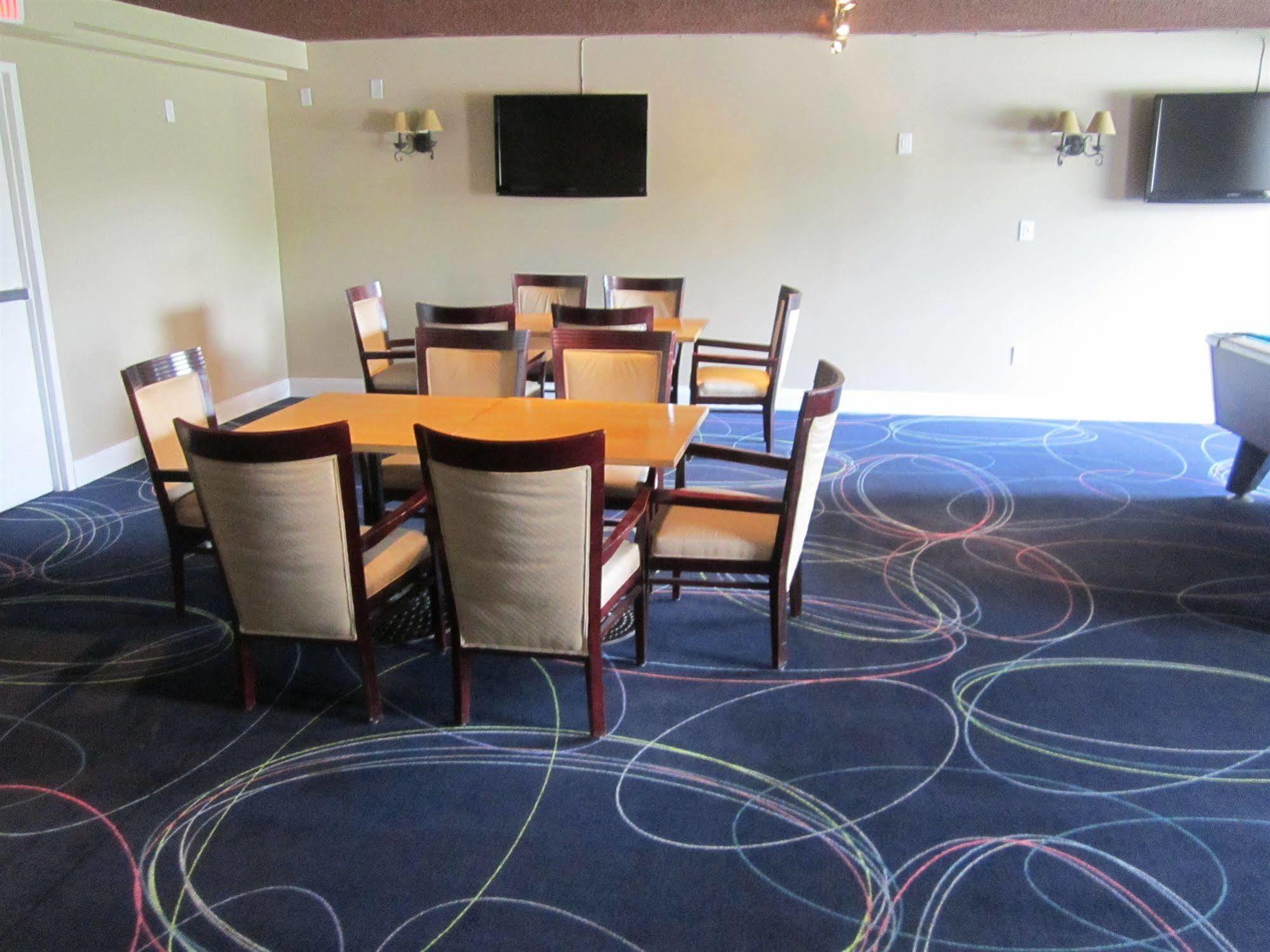 Ramada By Wyndham Bethlehem Hotel 3*